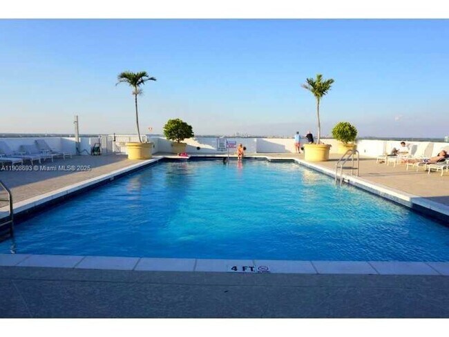 Building Photo - 1830 Radius Dr