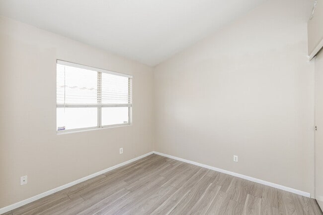 Building Photo - 6376 Venus Vale Ct