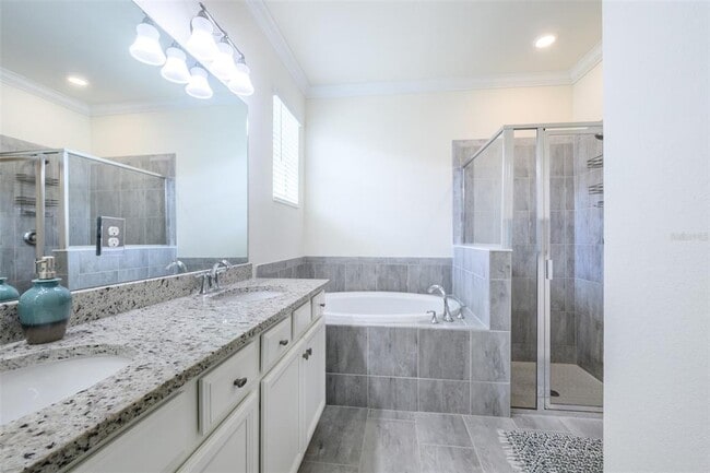 Building Photo - 15145 Spanish Point Dr