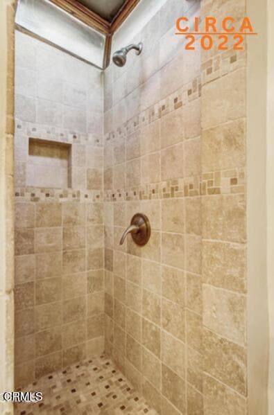Building Photo - 586 Los Rocas Dr