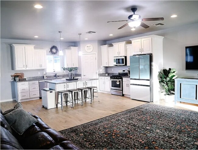 Building Photo - 961 N Kiaya Ln