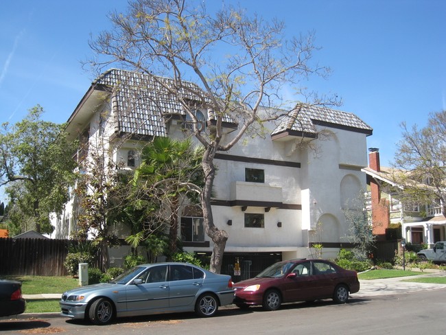 Building Photo - Canyonside