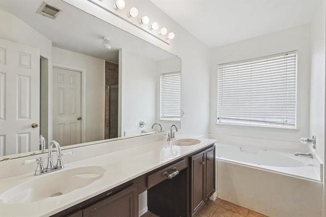 Building Photo - 3124 Creekside Dr