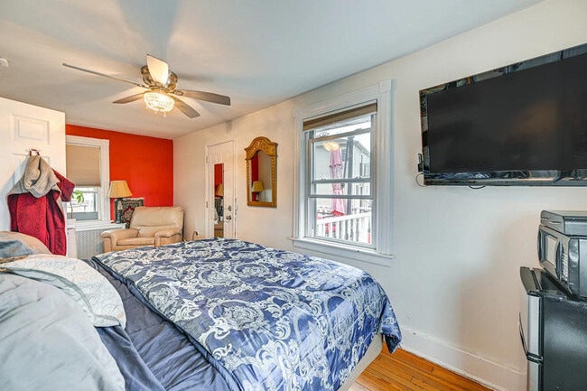 Building Photo - 5 Terrace Pl