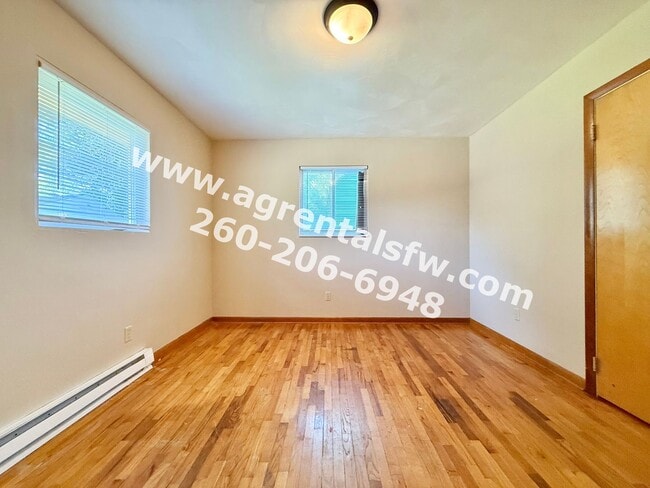 Building Photo - 3 bedroom House
