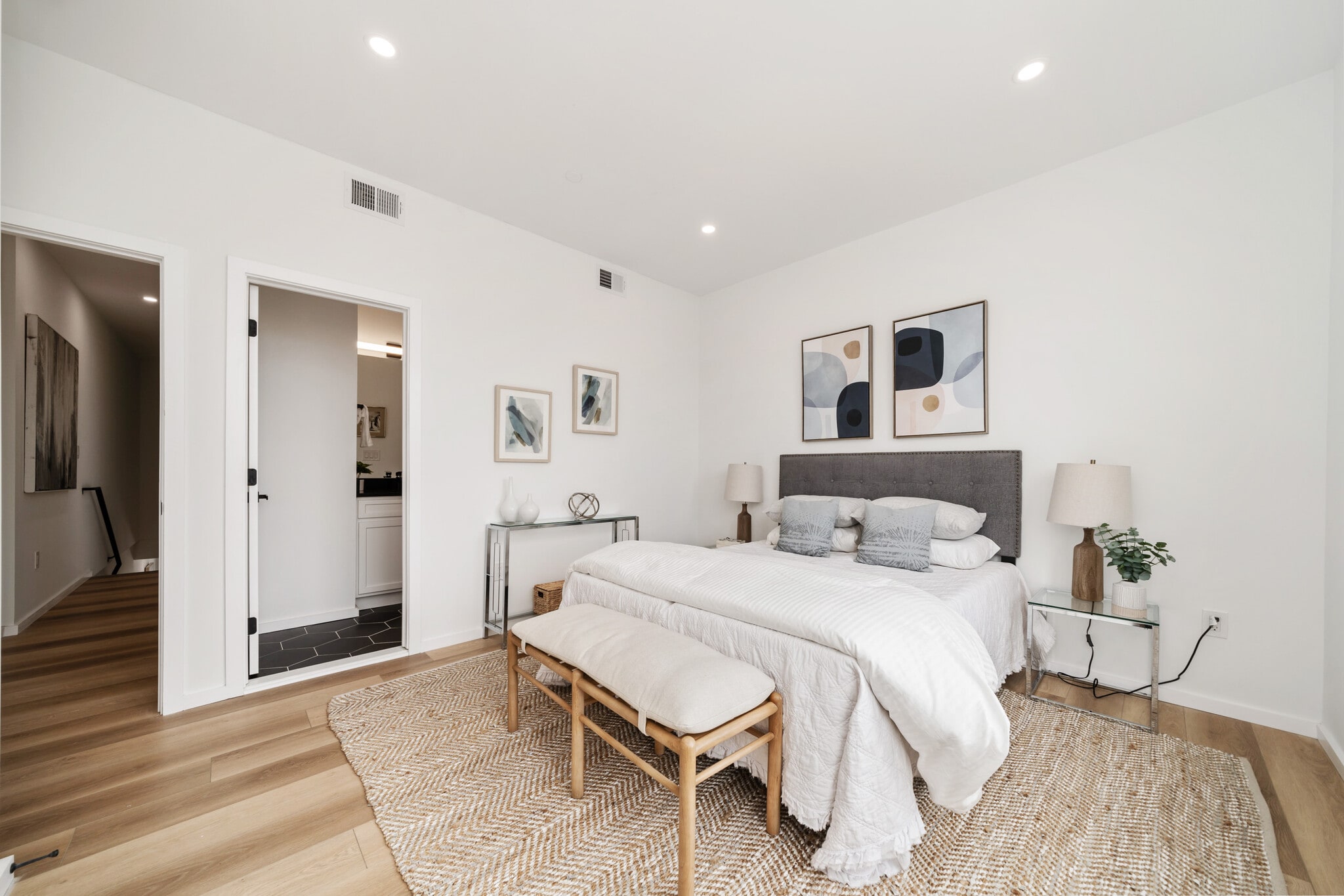 Building Photo - 750 19th St NE