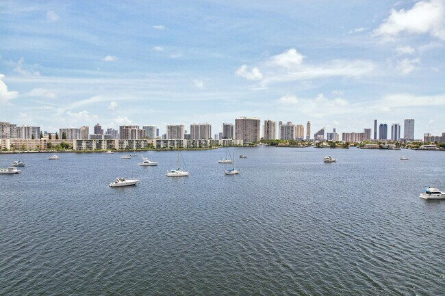 Building Photo - 17301 Biscayne Blvd