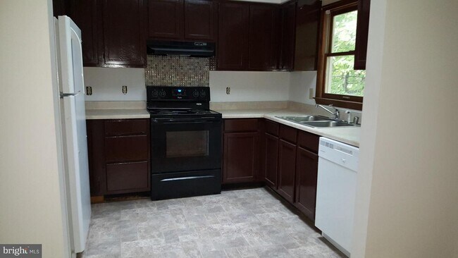 Building Photo - 6605 Plantation Forest Dr