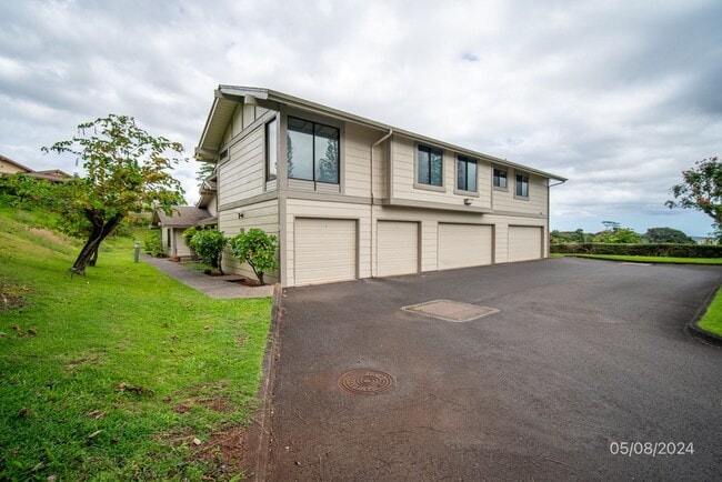 Building Photo - Available now! 2 bedroom, 1.5 Bath Townhouse at Wailuna