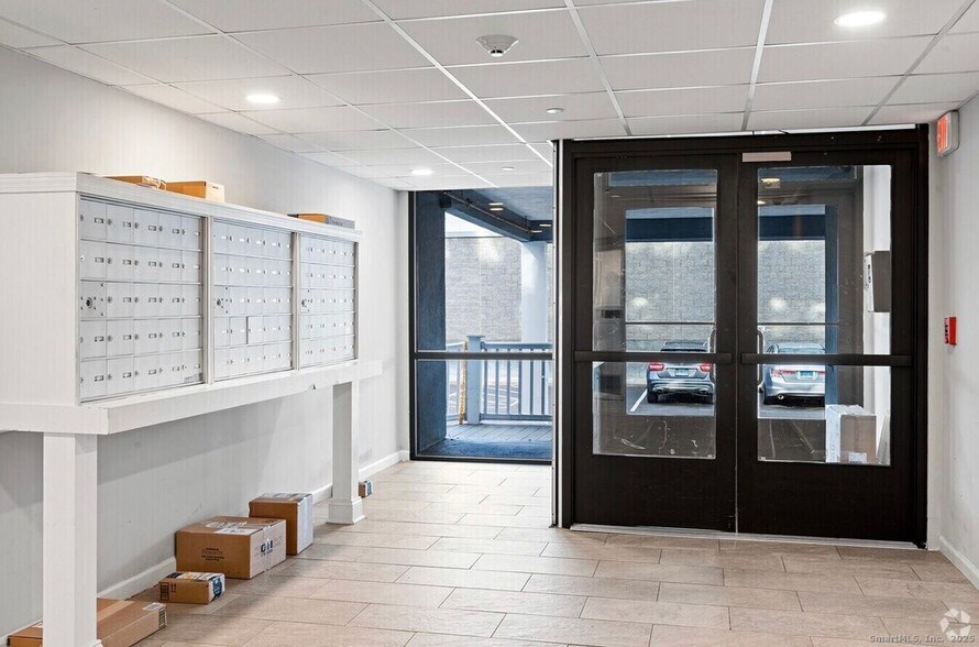 Building Photo - 225 Lordship Blvd