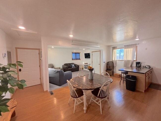 Building Photo - 705 US-191