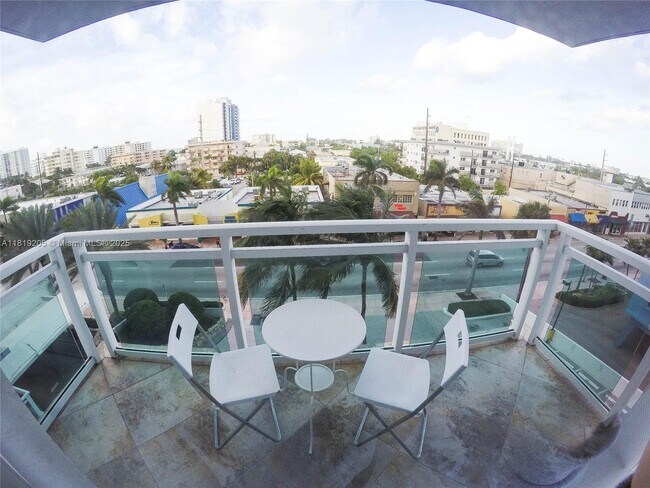 Building Photo - 6917 Collins Ave