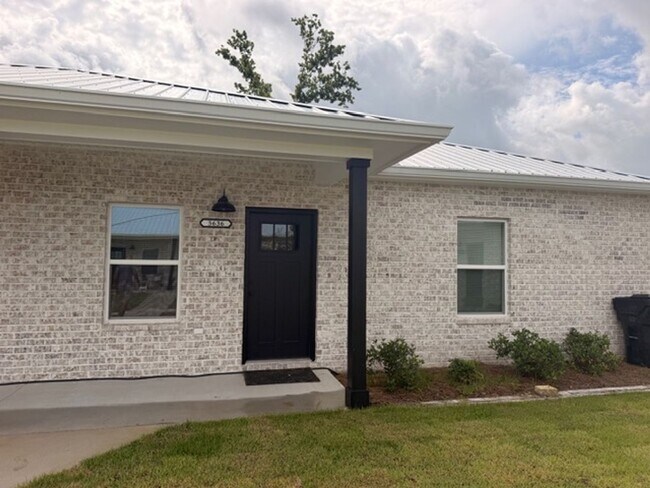 Building Photo - Orlando Rd Duplexes