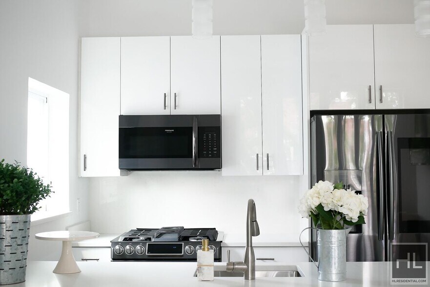 Primary Photo - 36-20-36-29 29th St