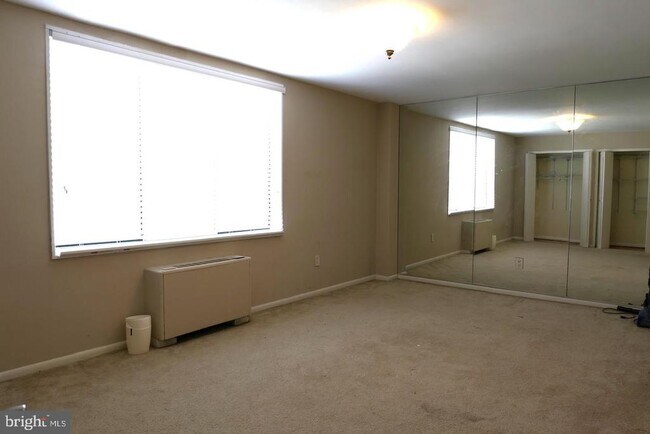 Building Photo - 6631 Wakefield Dr