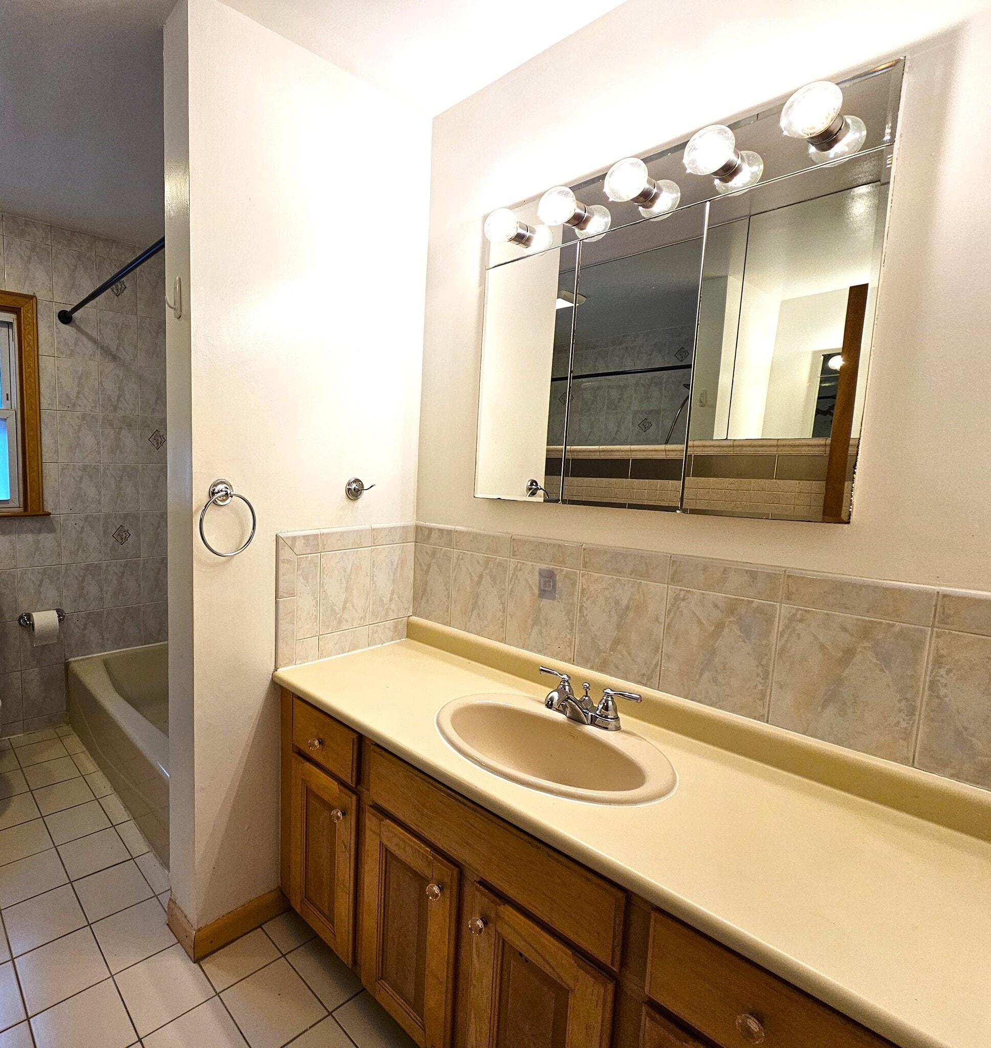 Building Photo - 9 Kitchell Pl