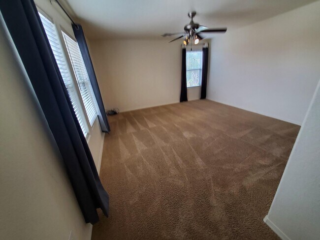 Building Photo - 4211 E Wading Pond Dr