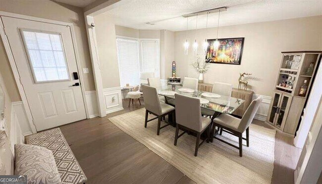 Building Photo - 2535 Alvecot Cir SE