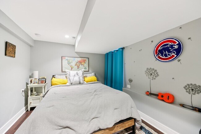 Building Photo - 1717 N Hudson Ave