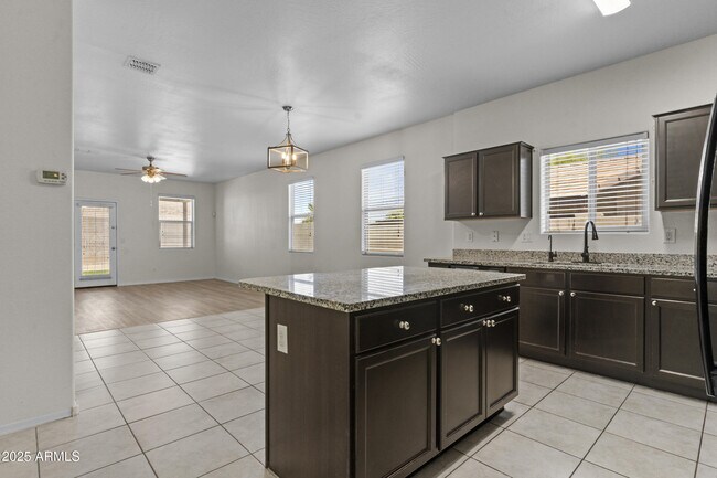 Building Photo - 5904 S 30th Ln