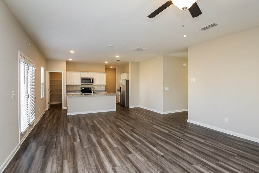 Building Photo - 3934 Kendrick Cir