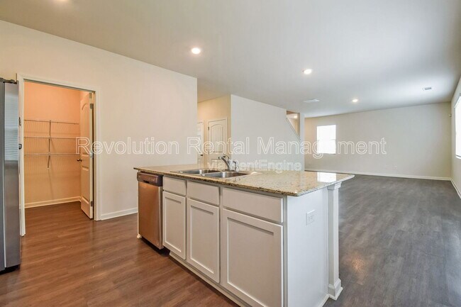 Building Photo - 487 Walnut Grv Wy