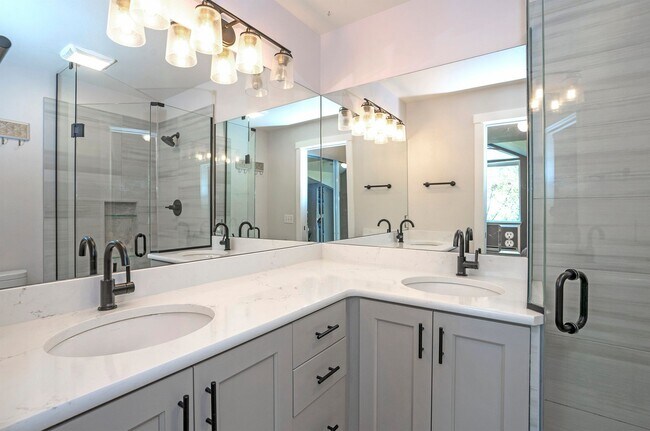 Building Photo - Wonderful 2-bedroom Townhome Style in Bothell, WA!