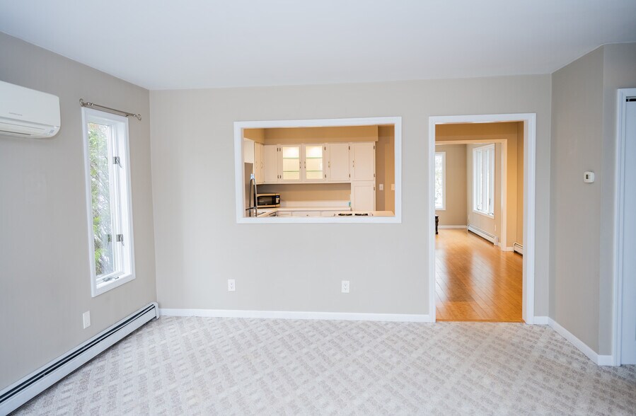 Building Photo - 2335 N Arbutus Lake Rd