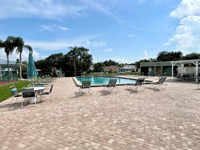 Building Photo - Two bedroom and two bathroom house with ac...