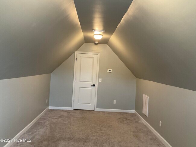 Building Photo - 313 Sunrose Dr