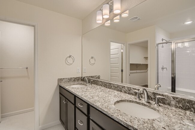 Building Photo - Beautiful 2-story modern townhome available for rent in booming Interquest & Voyager area