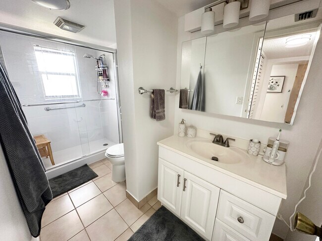 Building Photo - 3661 Via Poinciana