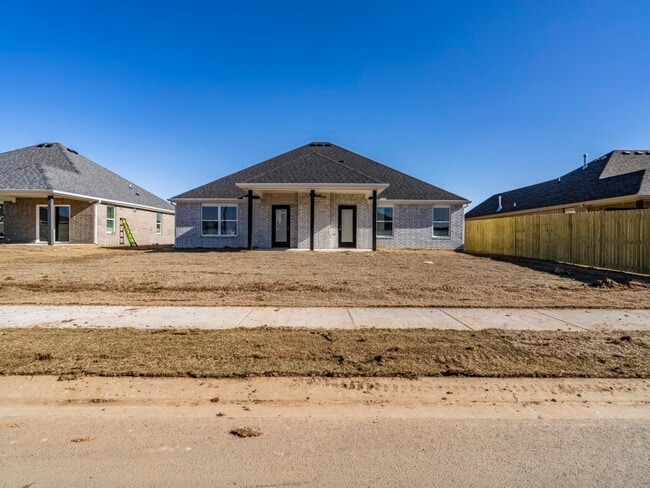 Building Photo - 510 Peach Ave