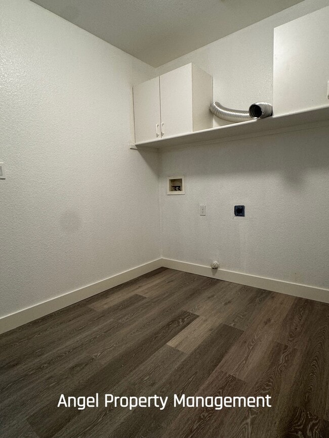 Building Photo - 1168 Oak Haven Way