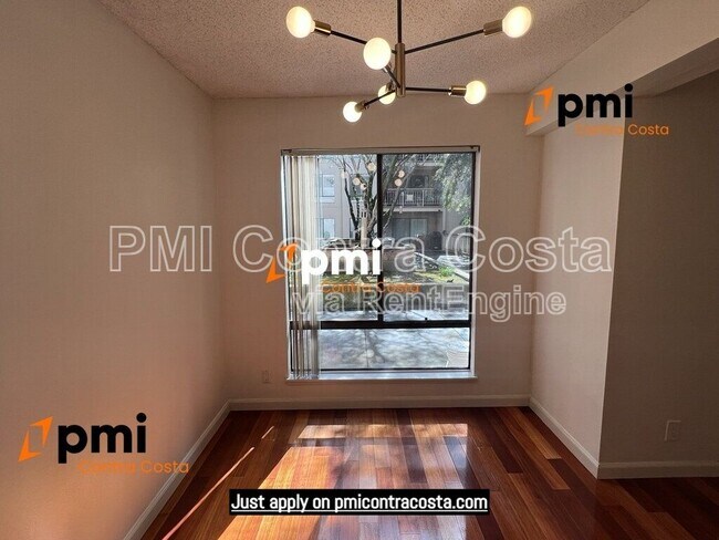 Building Photo - 470 N Civic Dr