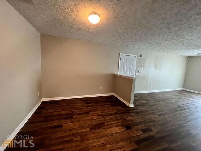 Building Photo - 13101 Fairington Ridge Cir