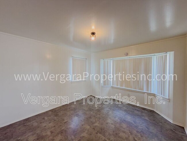 Building Photo - 13505 Mariposa Ave