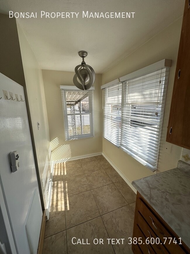 Building Photo - 7527 S Jefferson-