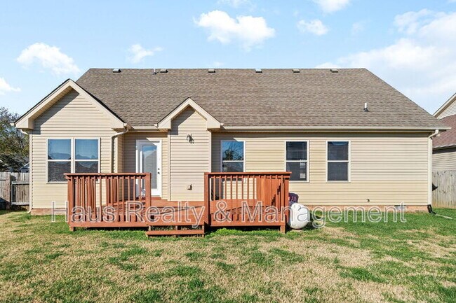 Building Photo - 3565 Southwood Dr