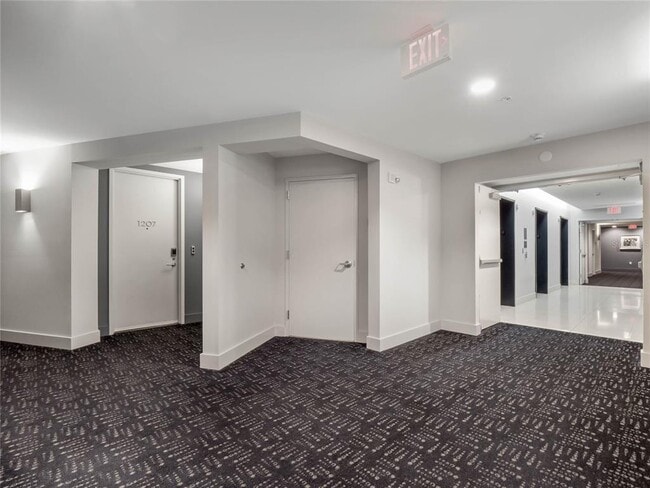 Building Photo - 260 S Osceola Ave