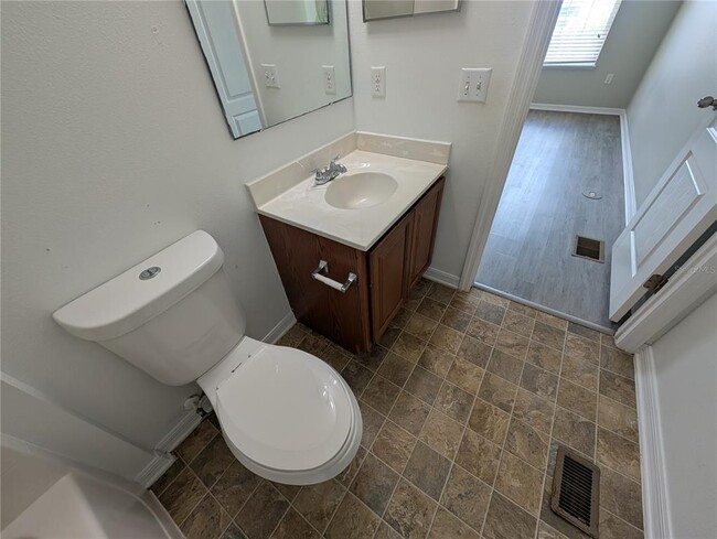Building Photo - 4547 Ashburn Square Dr