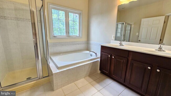 Building Photo - 3504 Tabard Ln