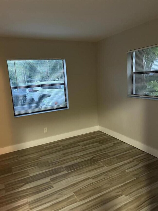 Building Photo - 11627 NW 35th Ct