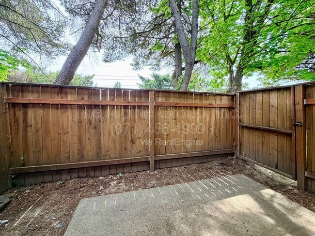 Building Photo - 3800 NW Chemult Pl