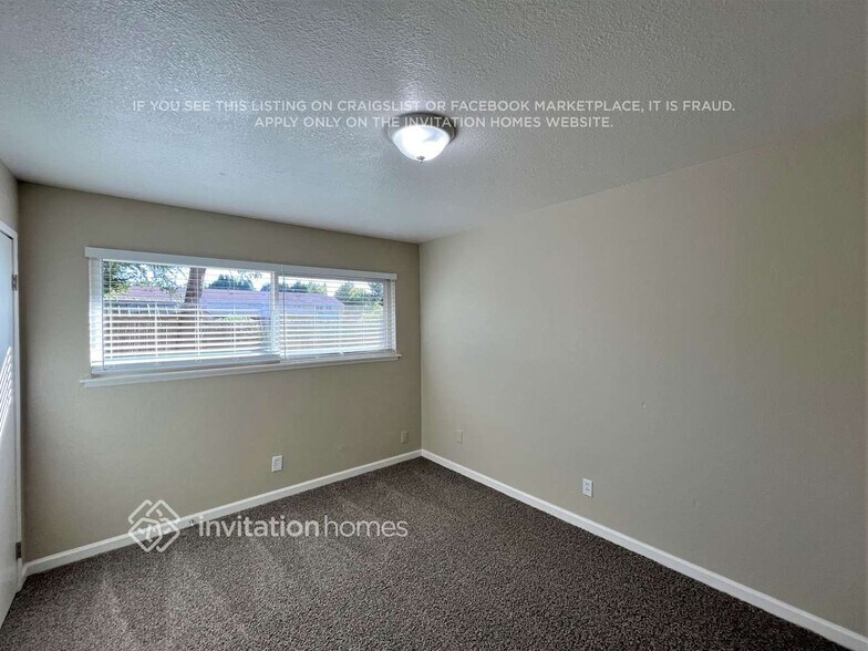 Building Photo - 640 W El Camino Ave