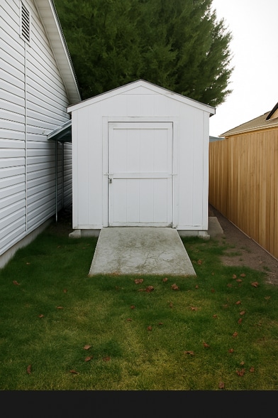 Building Photo - 2718 Bobcat Dr