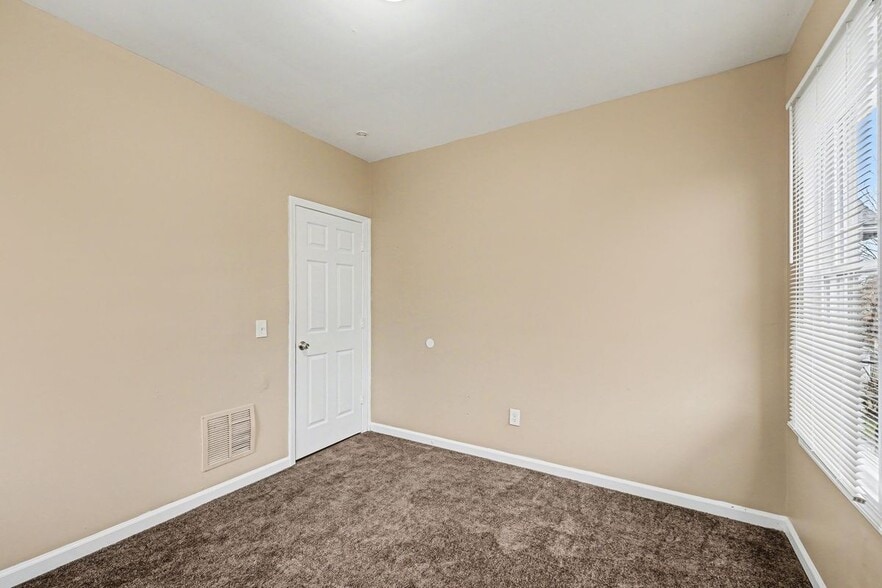 Building Photo - 3226 Carter St