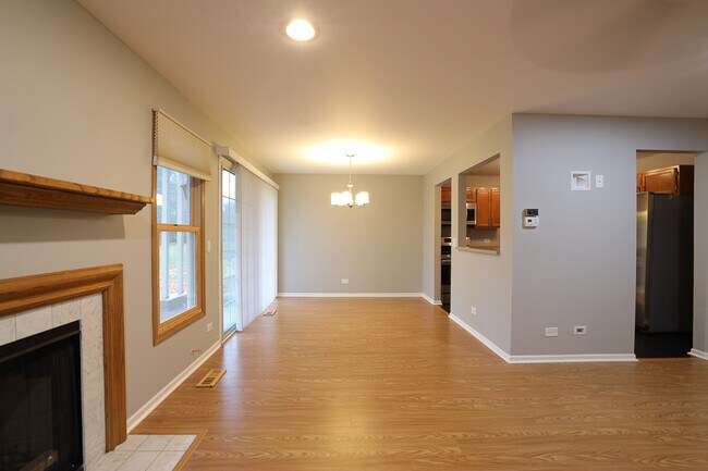 Building Photo - 231 University Ln