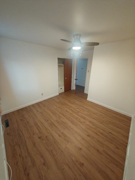 Building Photo - 205 Rosewood Dr