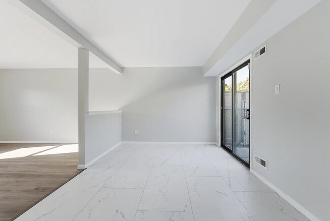 Building Photo - 111 Presidential Dr